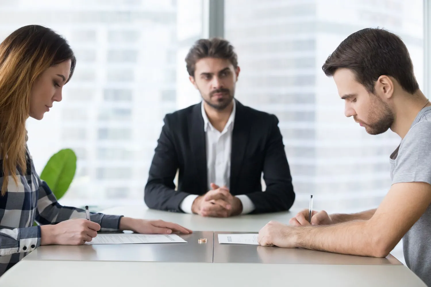 How EH Mediation Guides Couples Toward Fair and Balanced Outcomes Biggleswade